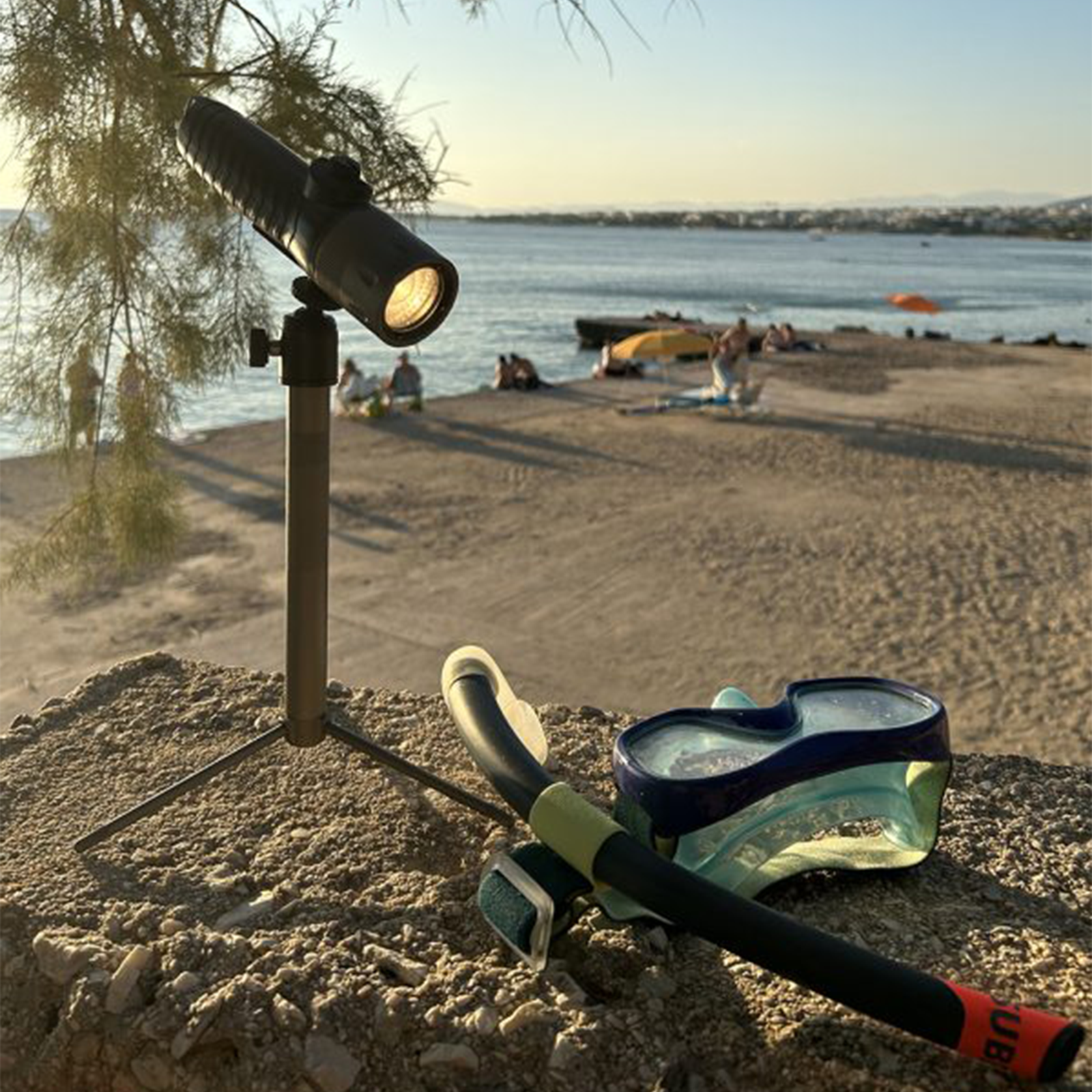 F16 Aqua All-in-One fill light outdoor torch