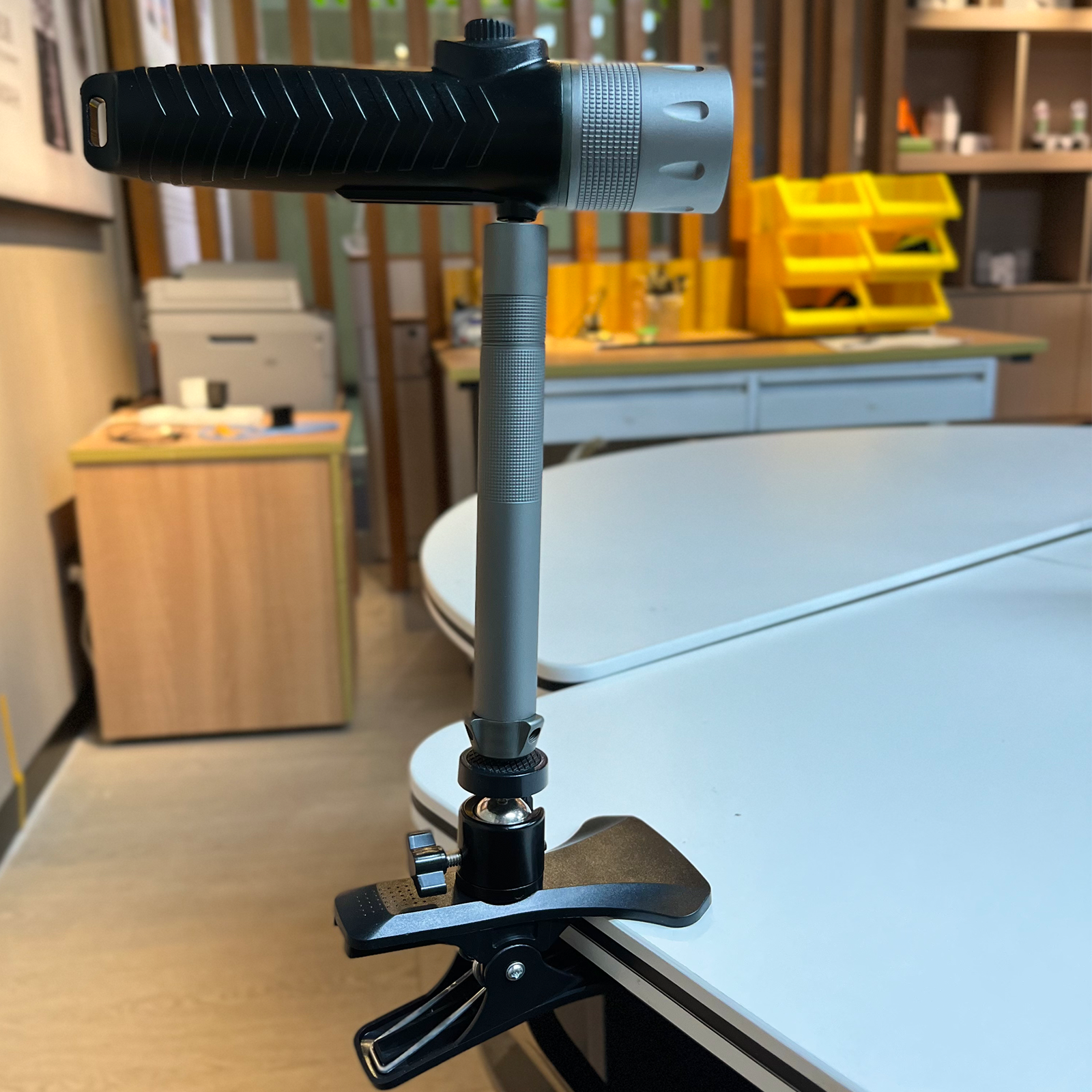 T21 Kids Puzzle Tripod with 360º swivel UNC1/4-20 connector.